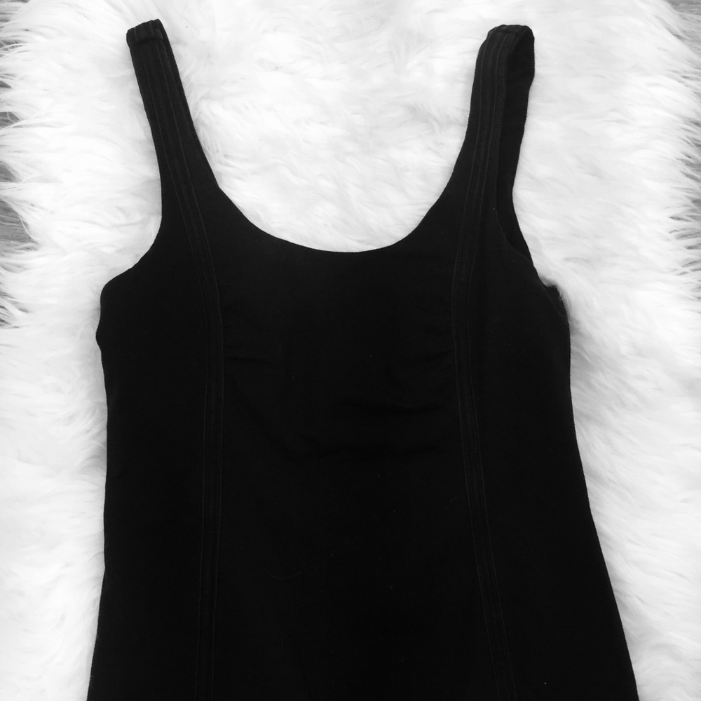 Sale!! Euc lululemon top - Picture 3 of 3